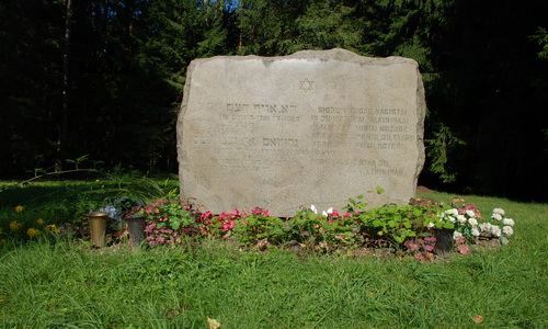 Grabstein des Erinnerungsstätte Massaker 1941